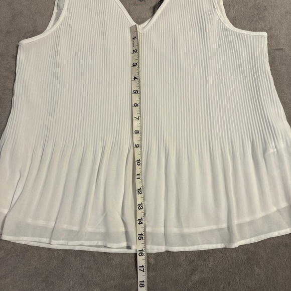 ONLY plisse-pleated sheer white sleeveless v-neck flowy blouse size 38 Onlirena - Picture 3 of 8